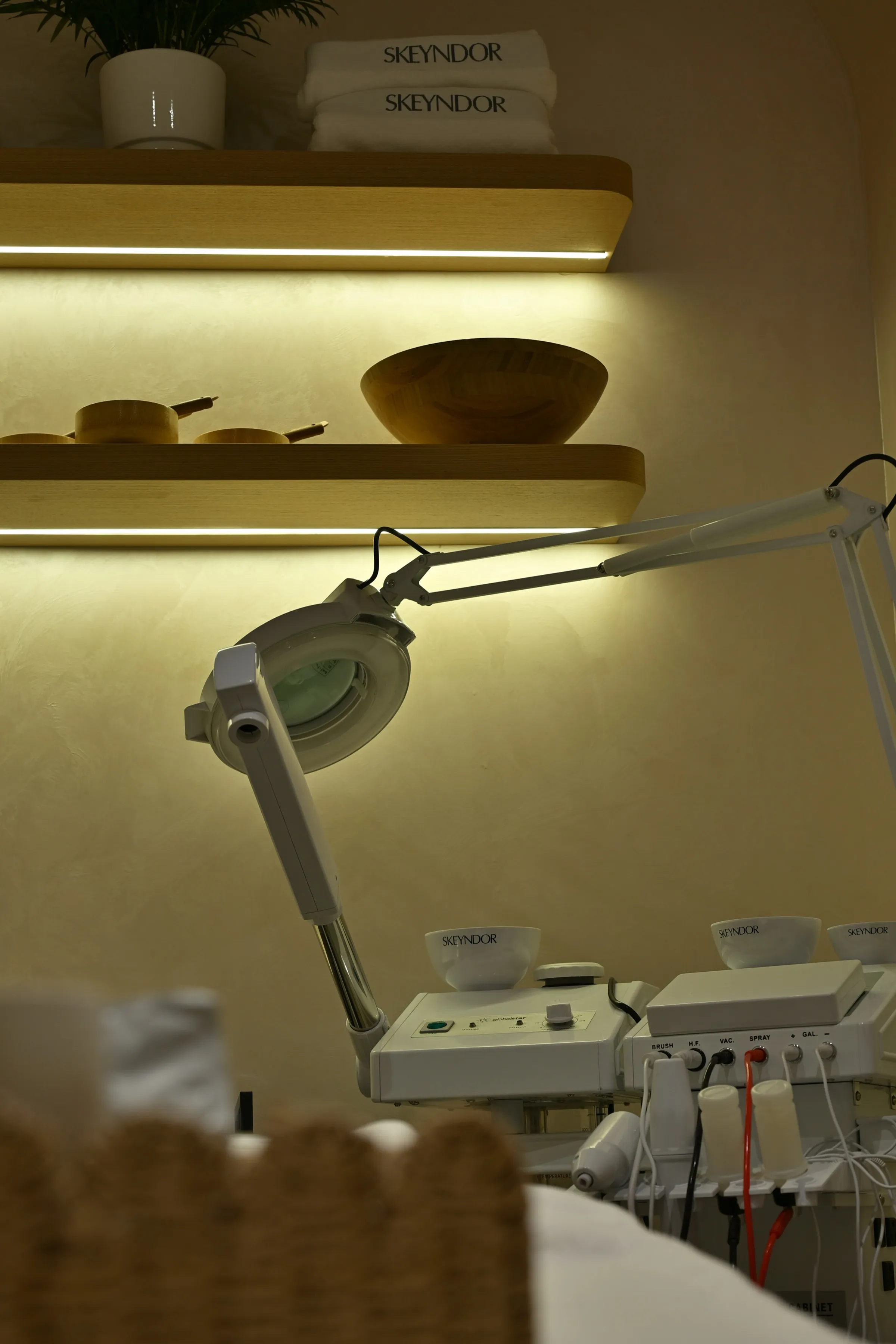 Professional facial machine with Skeyndor skincare